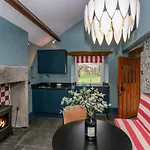 Сasa de vacaciones Grove House