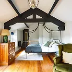 Grove House Сasa de vacaciones