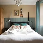 Сasa de vacaciones Grove House