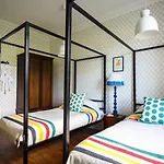 Сasa de vacaciones Grove House