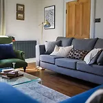 Сasa de vacaciones Grove House *