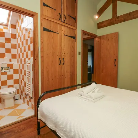 Holiday home Grove House *