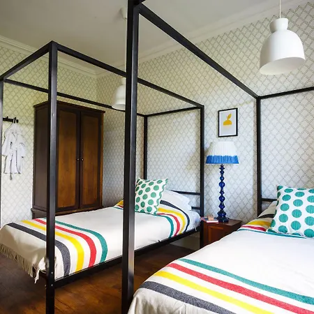 Сasa de vacaciones Grove House