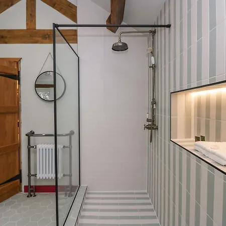 Semesterbostad Grove House *