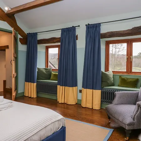 Grove House Semesterbostad